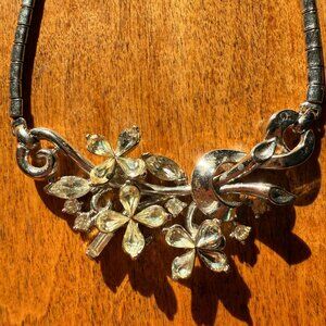 Vintage Antique Trifari Silver Tone Flower Floral Rhinestone Necklace